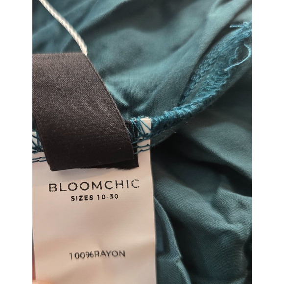 Bloomchic Dress Women's 1X Green On or Off Shoulder Knotted Midi Plus Size NWT - Picture 6 of 14